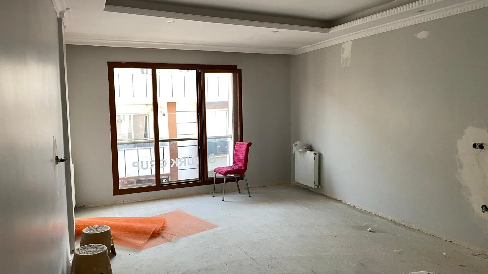 Salon uygulama süreci — boşaltılmış hacim ve yüzey hazırlıkları